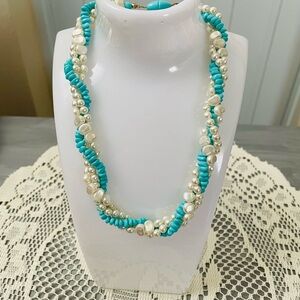 Elegant Turquoise and Pearl Necklace